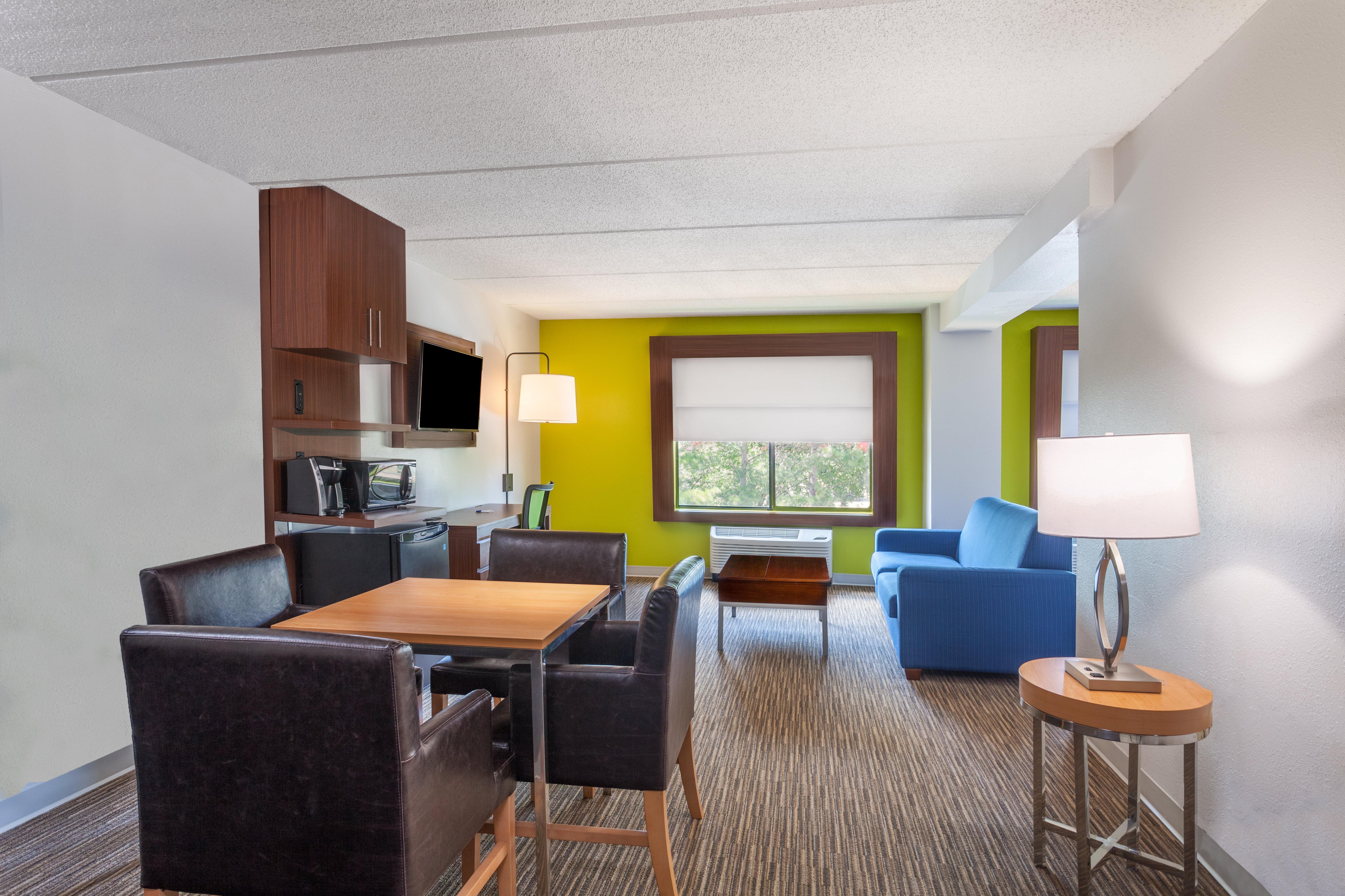 Express & West - Ft Gordon Area By Ihg Hotel 2*